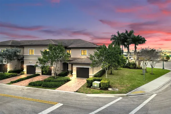$3,375 | 4234 North Dixie Highway, Unit 125, Oakland Park, FL 33334