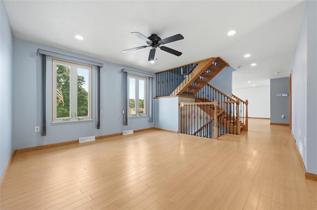 18 Kohleen Drive McKees Rocks, PA 15136 - Photo 6 of 50