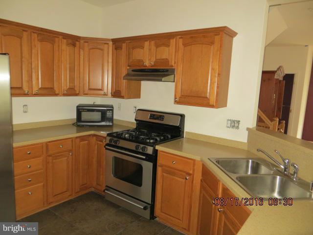 7098 Water Oak Road, Unit 122 Elkridge, MD 21075 - Photo 6 of 18 Kitchen