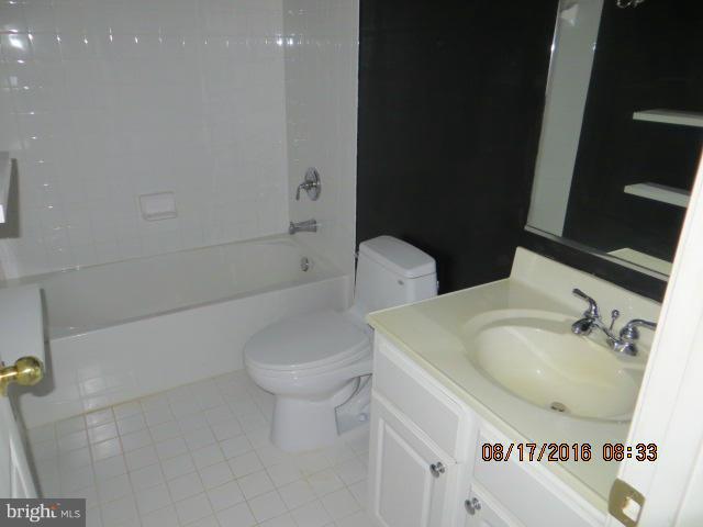 7098 Water Oak Road, Unit 122 Elkridge, MD 21075 - Photo 9 of 18 Bath