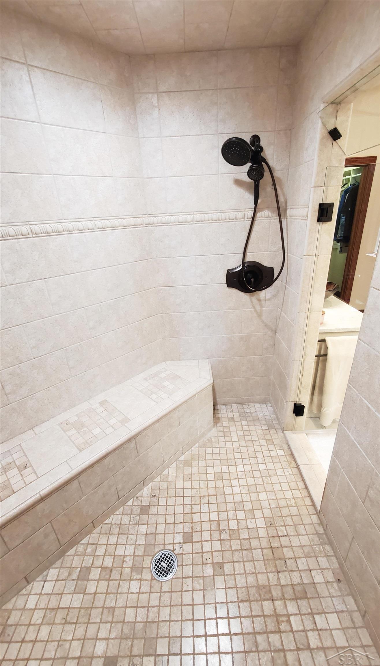 6 Maple Frankenmuth, MI 48734 - Photo 28 of 65 50111438-34.JPG