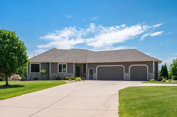 $979,900 | 9015 Schutte Court, Corcoran, MN 55340