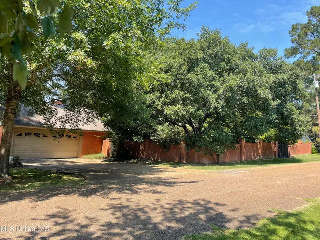 $380,000 | 500 Charles Street, Brookhaven, MS 39601