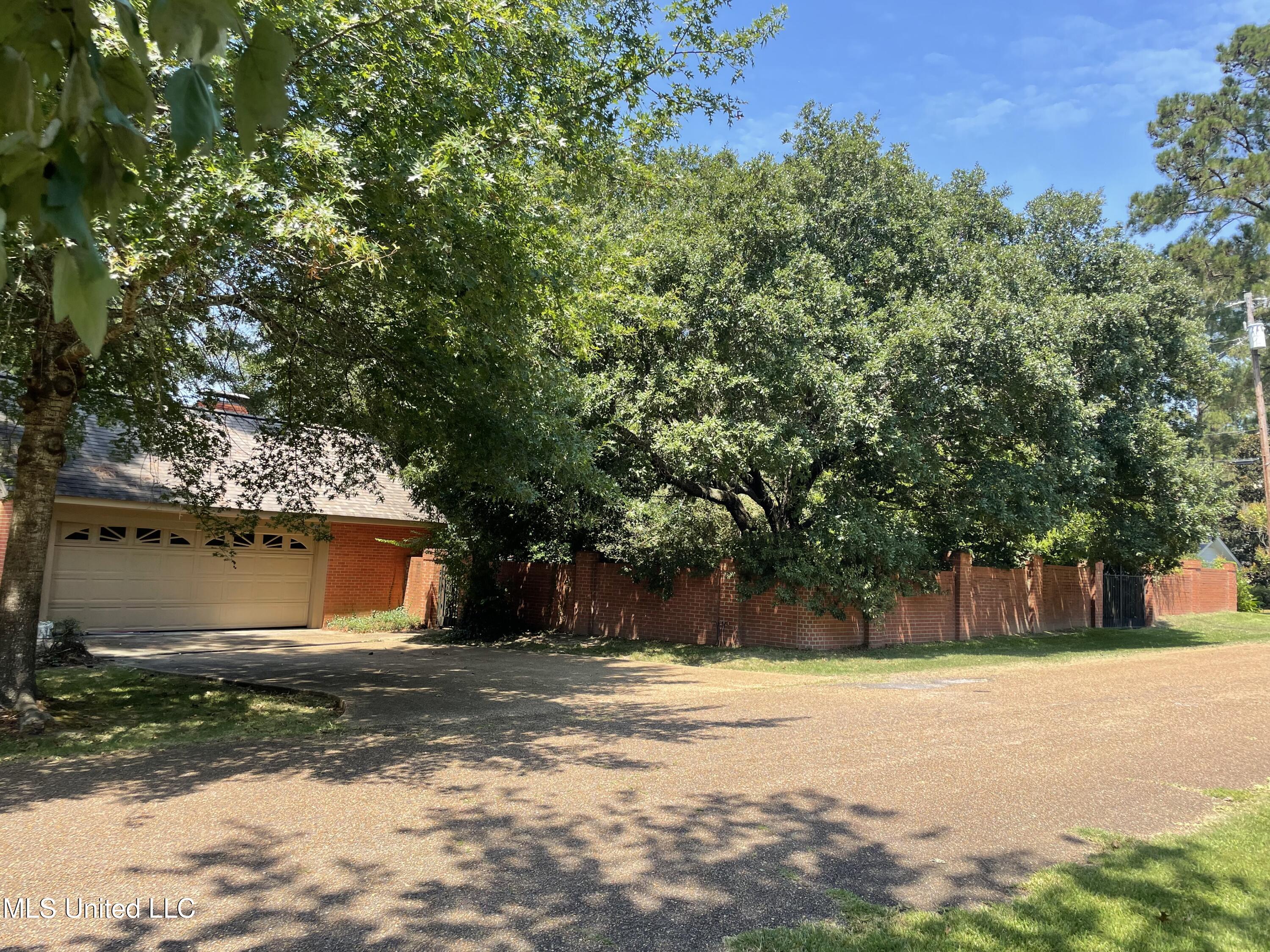 500 Charles Street Brookhaven, MS 39601 - Photo 2 of 33 IMG_0609