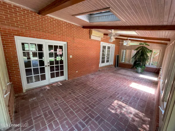 $359,900 | 500 Charles Street, Brookhaven, MS 39601