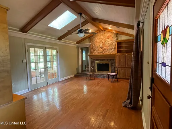 $359,900 | 500 Charles Street, Brookhaven, MS 39601