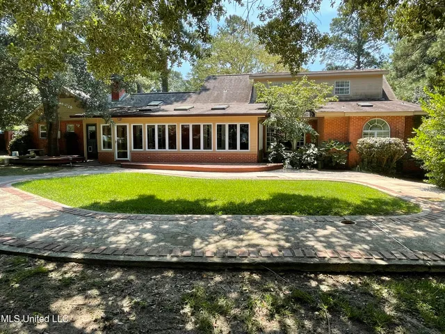 $380,000 | 500 Charles Street, Brookhaven, MS 39601