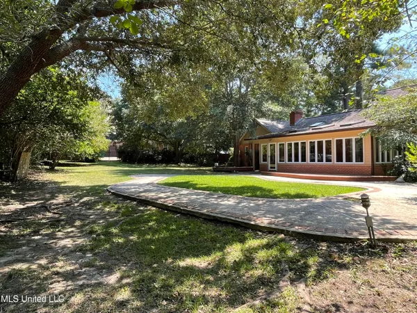 $359,900 | 500 Charles Street, Brookhaven, MS 39601