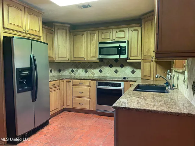 $380,000 | 500 Charles Street, Brookhaven, MS 39601