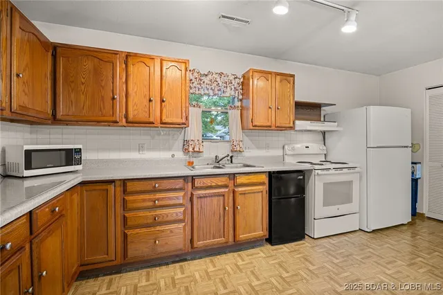 $210,000 | 15 Dolores Street, Camdenton, MO 65020