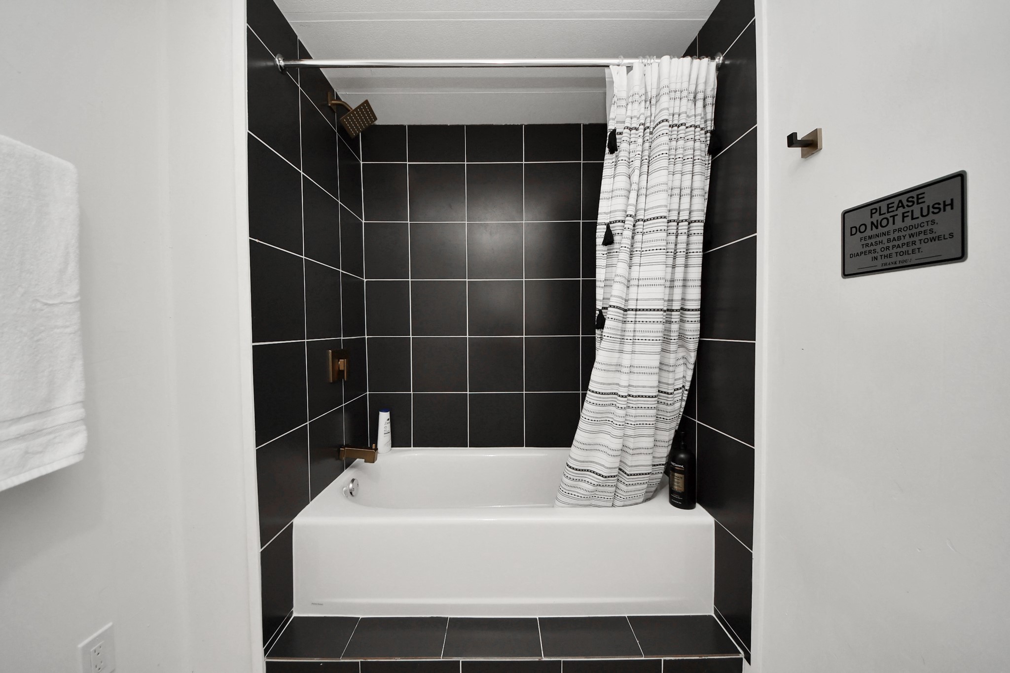 28222 Margerstadt Road Waller, TX 77484 - Photo 14 of 50 Updated bathroom with clean, modern finishes.
