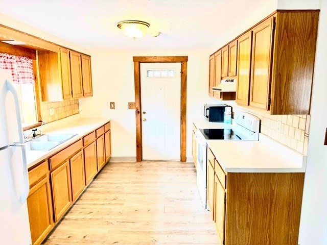 12 McIntyre Road, Unit 2 Oxford, MA 01537 - Photo 5 of 20