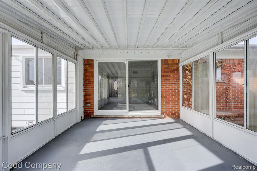 28356 Ridgebrook Road Farmington Hills, MI 48334 - Photo 8 of 44