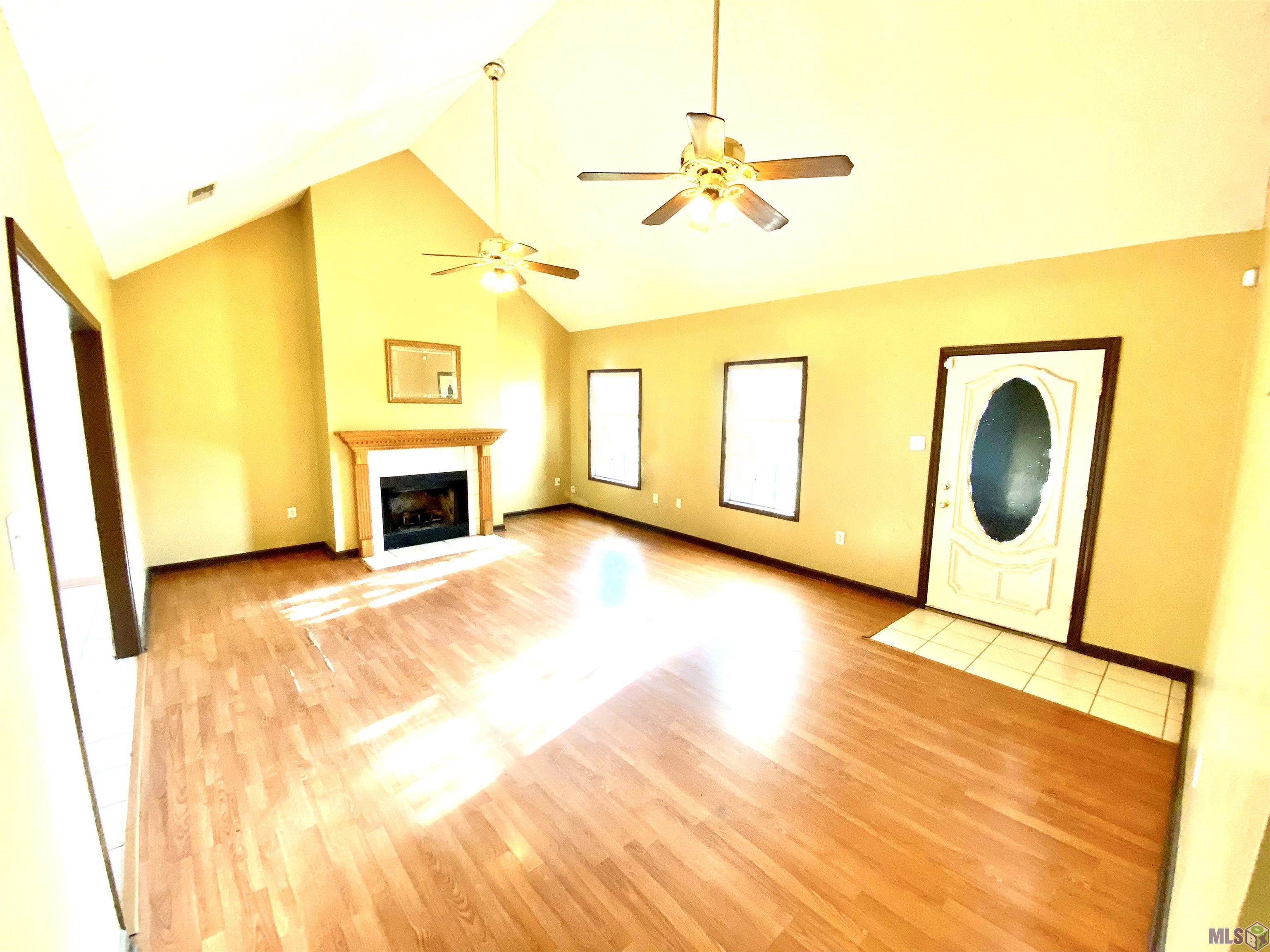 319 X Bypass Road Raceland, LA 70394 - Photo 3 of 21 Living Room