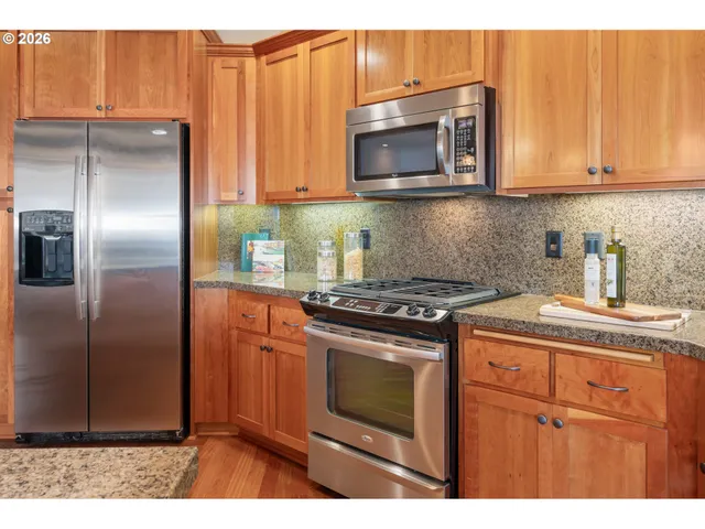 $735,000 | 6032 Graystone Loop, Springfield, OR 97478