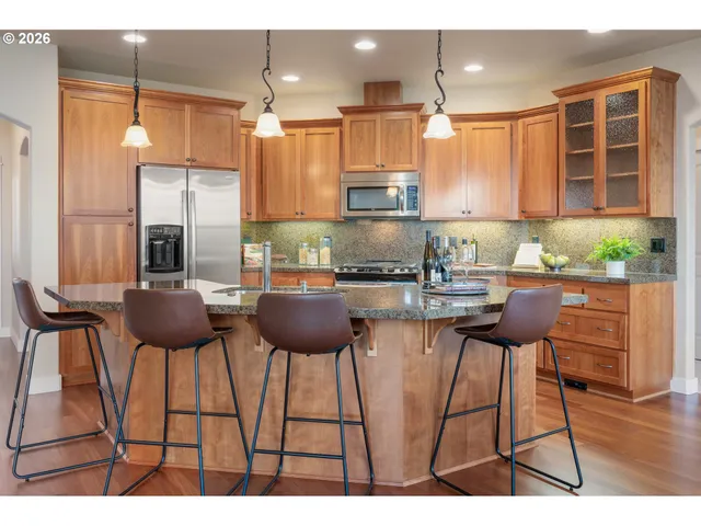 $735,000 | 6032 Graystone Loop, Springfield, OR 97478