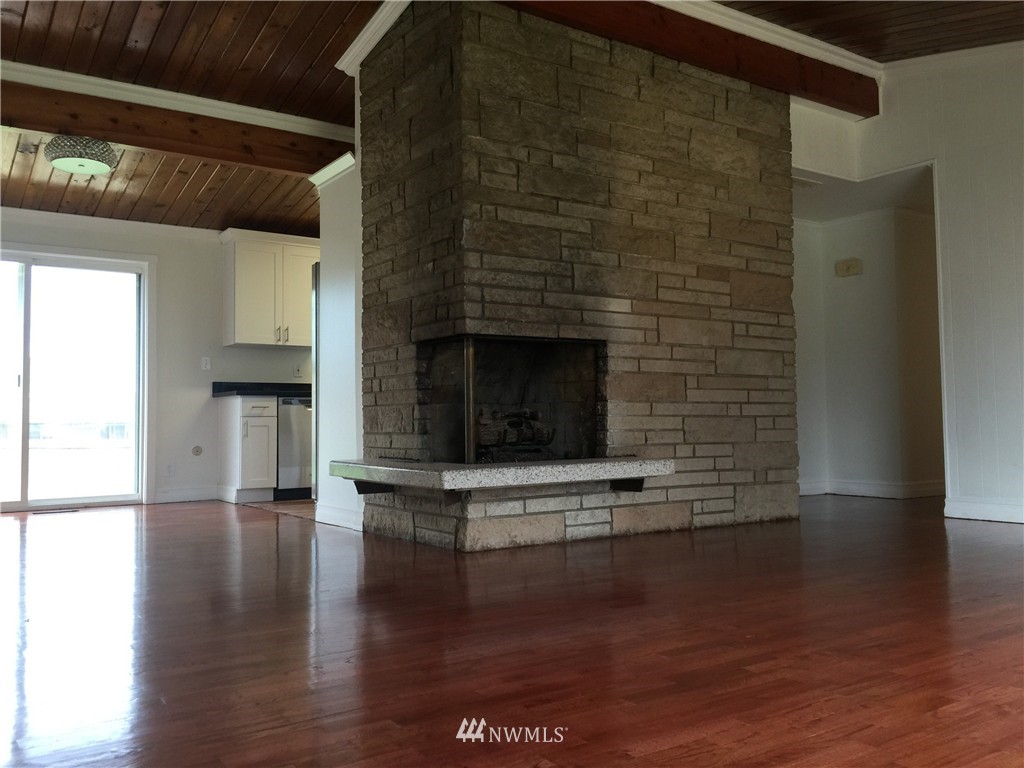 12433 156th Avenue Southeast Renton, WA 98059 - Photo 3 of 15 Gallery Image 3