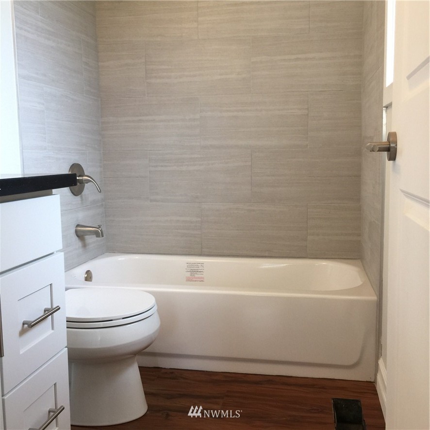 12433 156th Avenue Southeast Renton, WA 98059 - Photo 10 of 15 Gallery Image 10