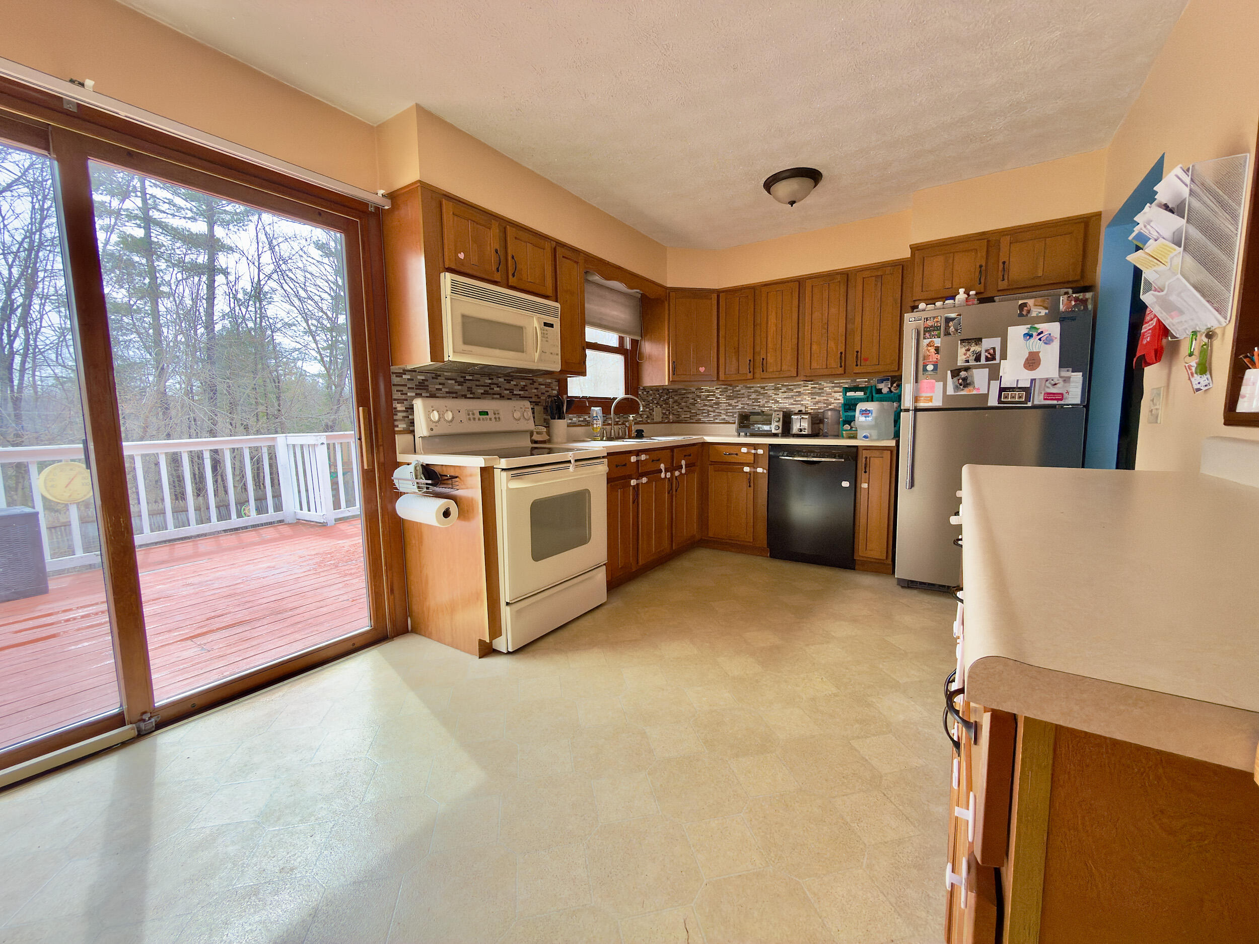 21 Mitchell Street Lewiston, ME 04240 - Photo 5 of 24 IMG_6155