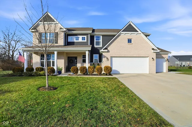 $595,000 | 2724 Daisy Court, Columbus, IN 47201