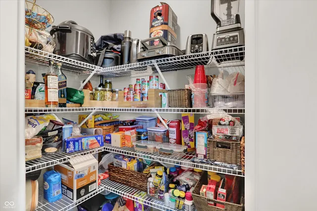 $595,000 | 2724 Daisy Court, Columbus, IN 47201