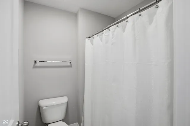 $595,000 | 2724 Daisy Court, Columbus, IN 47201