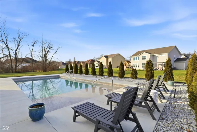 $595,000 | 2724 Daisy Court, Columbus, IN 47201