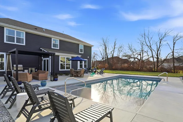 $595,000 | 2724 Daisy Court, Columbus, IN 47201