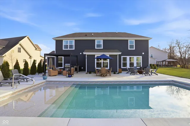 $595,000 | 2724 Daisy Court, Columbus, IN 47201