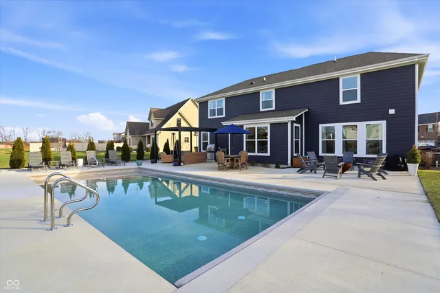 $595,000 | 2724 Daisy Court, Columbus, IN 47201