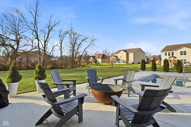 $595,000 | 2724 Daisy Court, Columbus, IN 47201