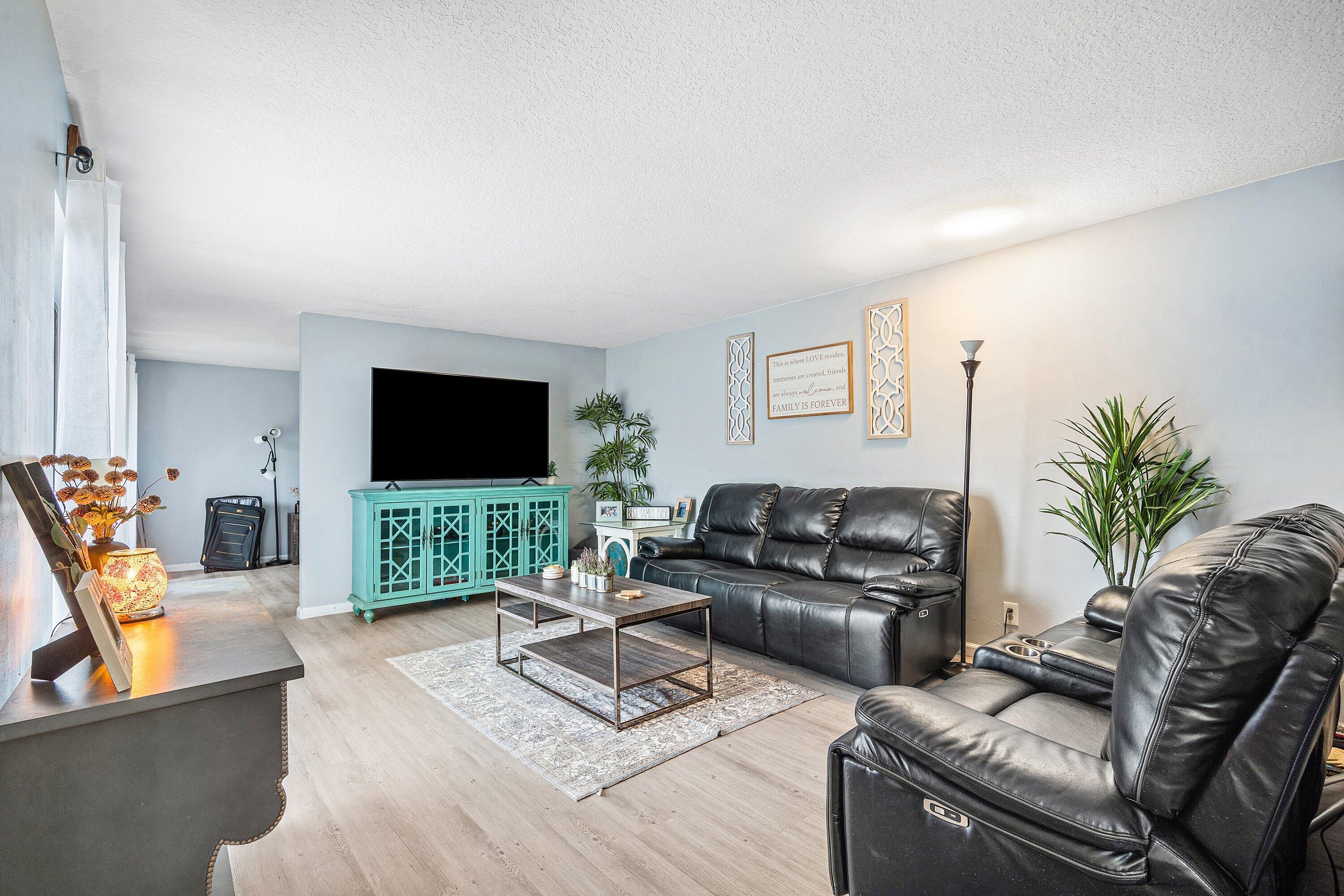 9 Atrium Circle, Unit A Atlantis, FL 33462 - Photo 8 of 18 014-9AtriumCircle-Atlantis-FL-33462-SMAL