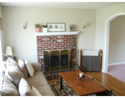 69 Elyse Road Mansfield, MA 02048 - Photo 3 of 4 Gallery Image 3