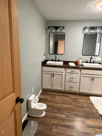 $215,000 | 6410 Hickory Grove North, Quincy, IL 62305