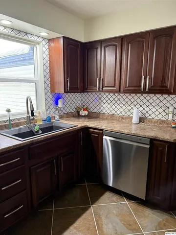 $247,500 | 6410 Hickory Grove North, Quincy, IL 62305