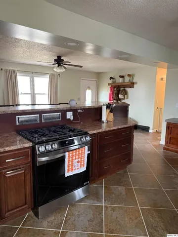 $247,500 | 6410 Hickory Grove North, Quincy, IL 62305
