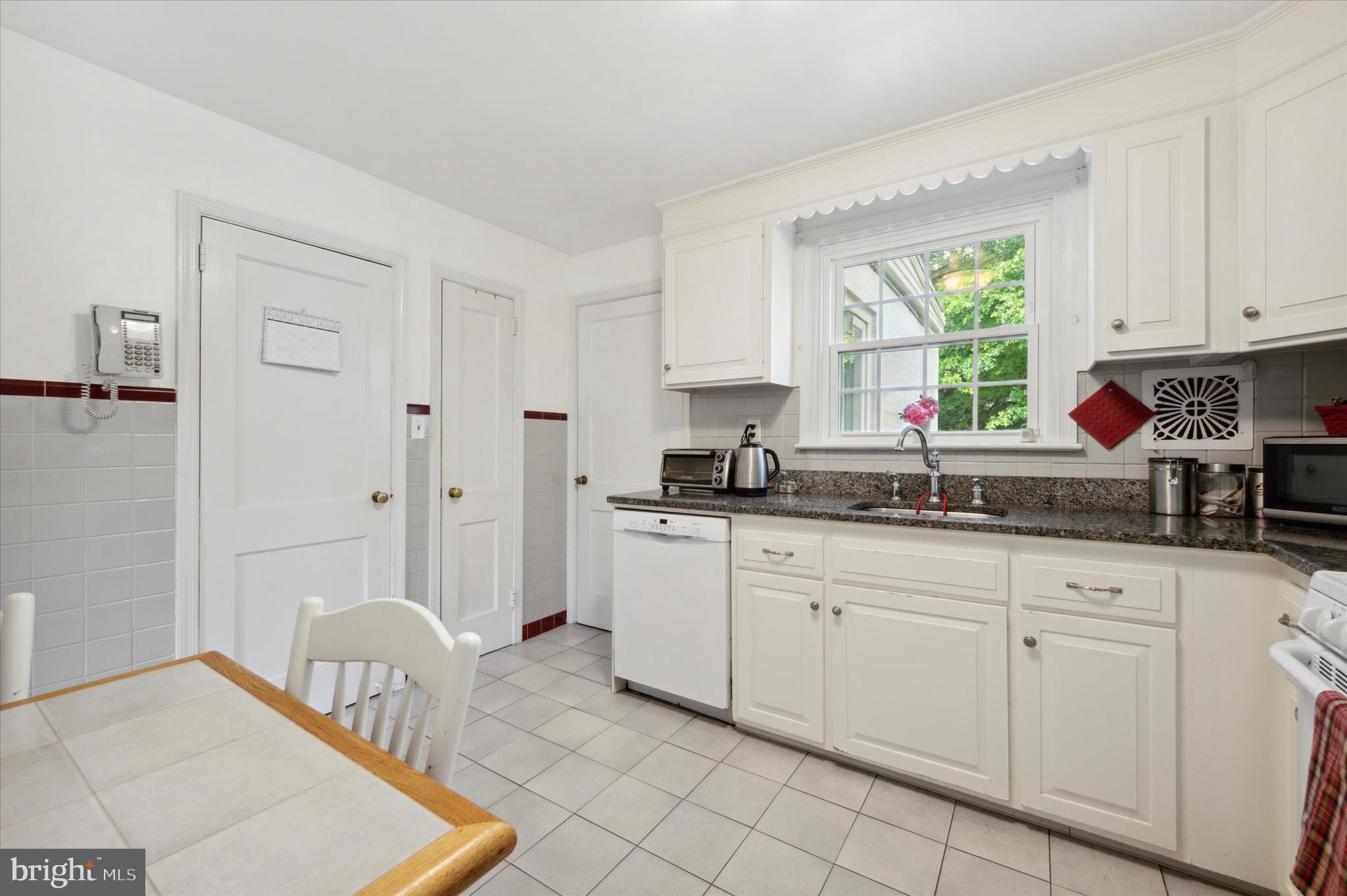 410 Briarwood Road Wallingford, PA 19086 - Photo 13 of 25