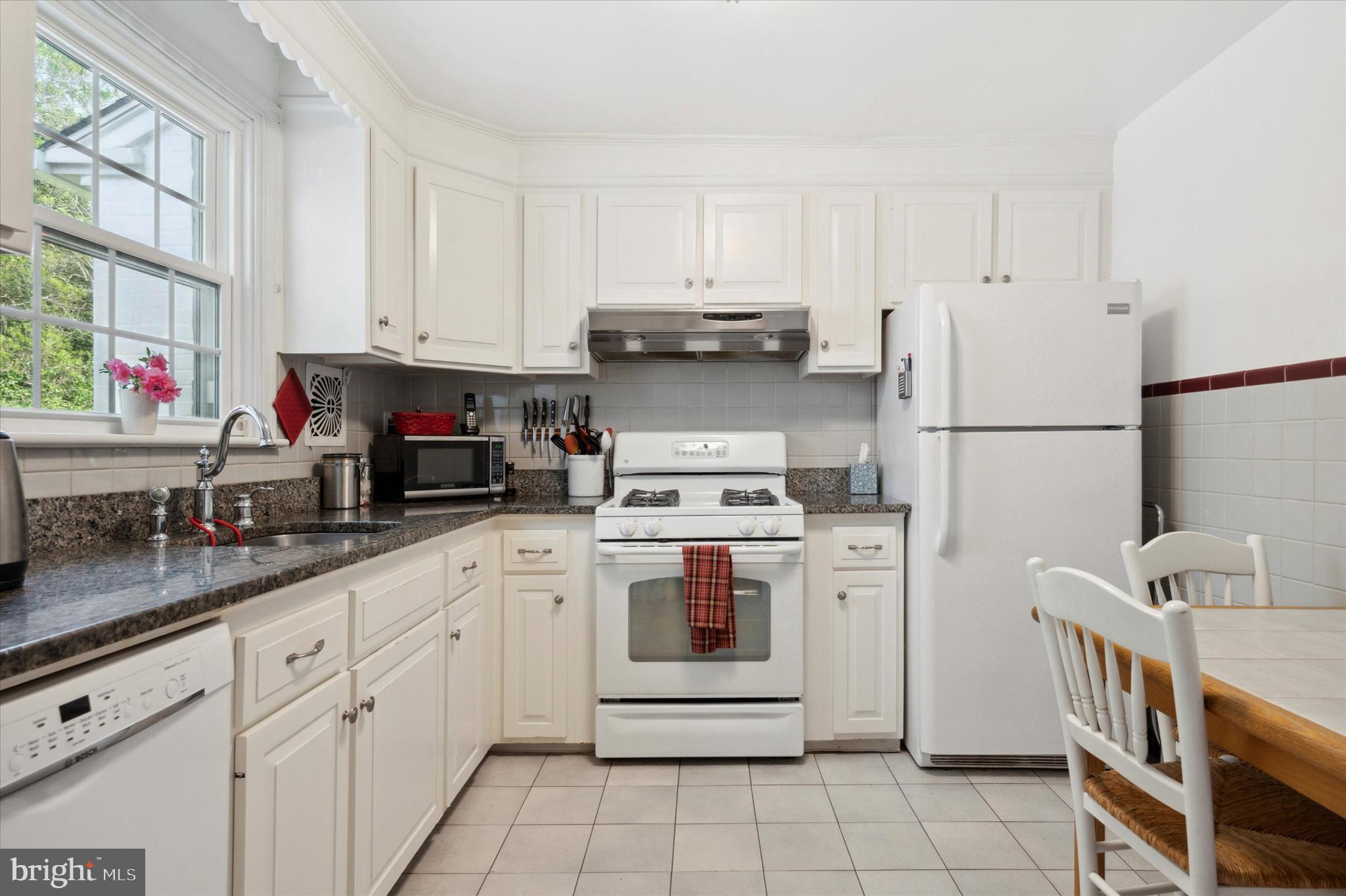 410 Briarwood Road Wallingford, PA 19086 - Photo 14 of 25