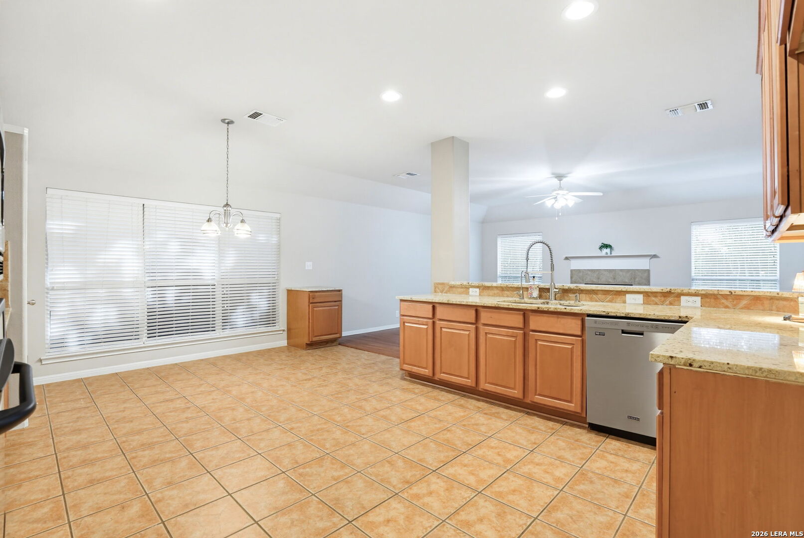 9230 Scotford Helotes, TX 78023 - Photo 10 of 32