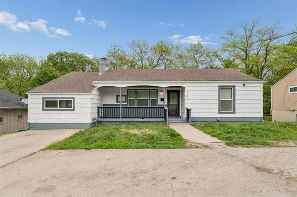 $275,000 | 6501 Blue Ridge Cutoff, Raytown, MO 64133