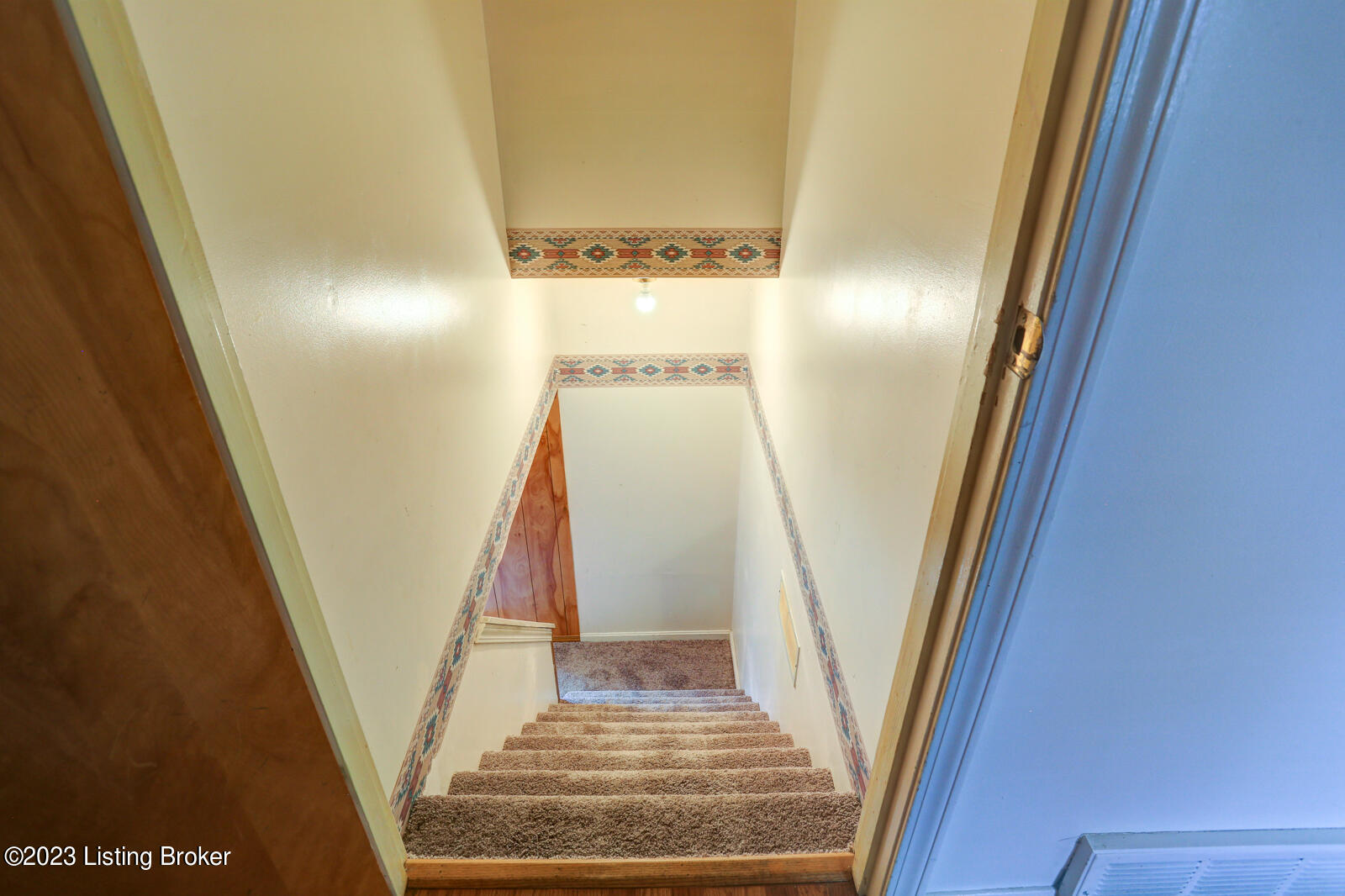 8221 Delido Road Louisville, KY 40219 - Photo 33 of 48 Delido00035