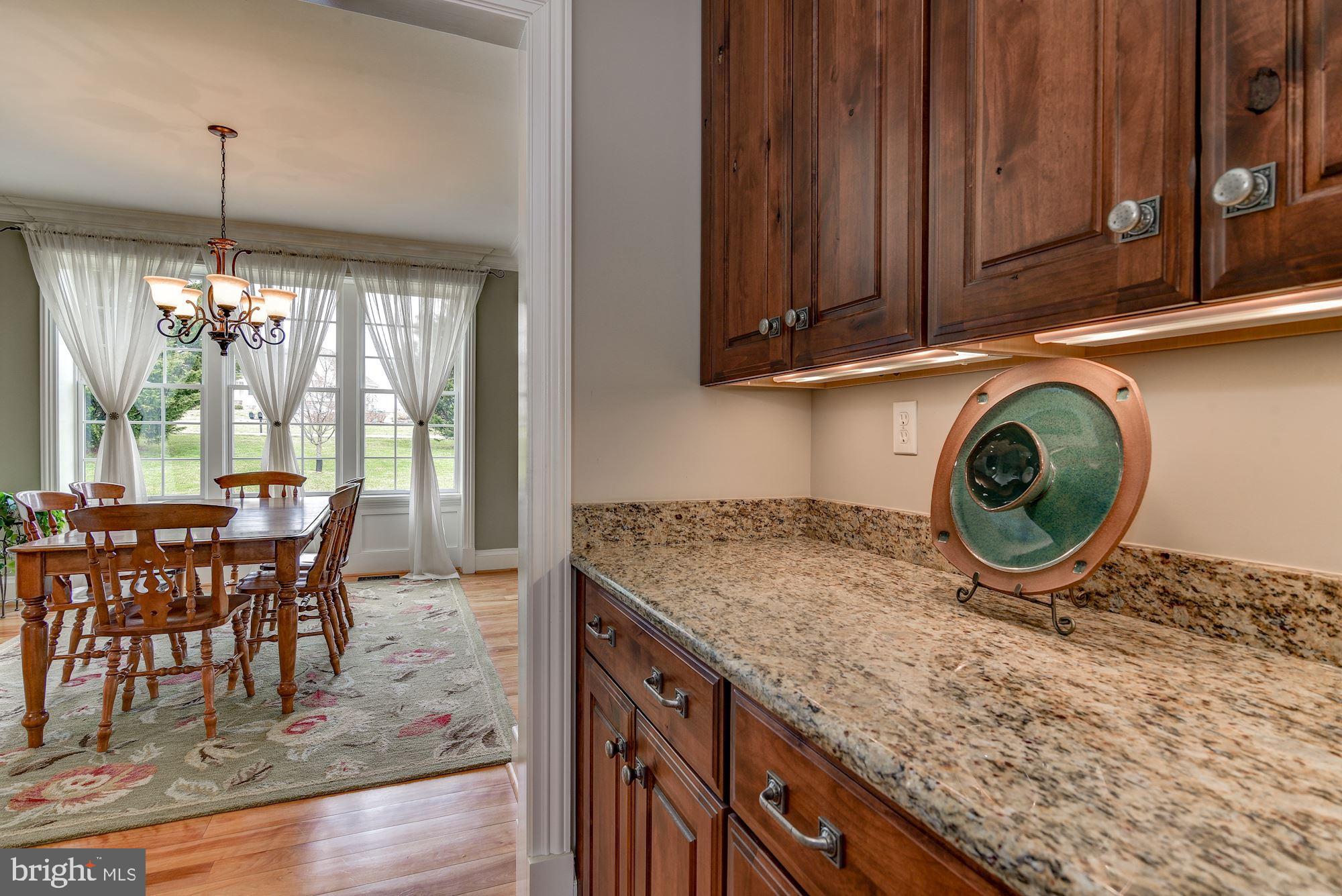 8728 Pete Wiles Road Middletown, MD 21769 - Photo 9 of 47 SERVING COUNTER & CABINETRY FOR THE DINING ROOM