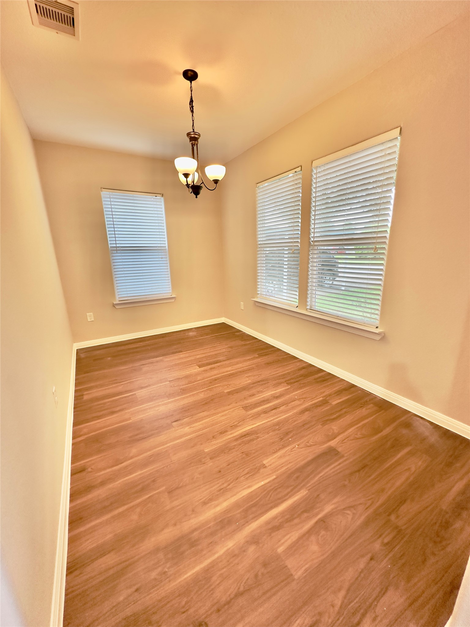 2375 Ranier Beaumont, TX 77701 - Photo 4 of 13 Extra bedroom, Formal dining or an office