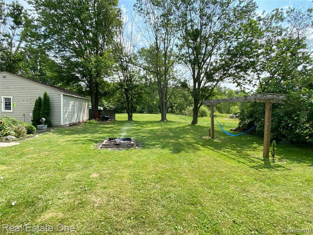487 Henderson Road Howell, MI 48855 - Photo 25 of 27 Gallery Image 25