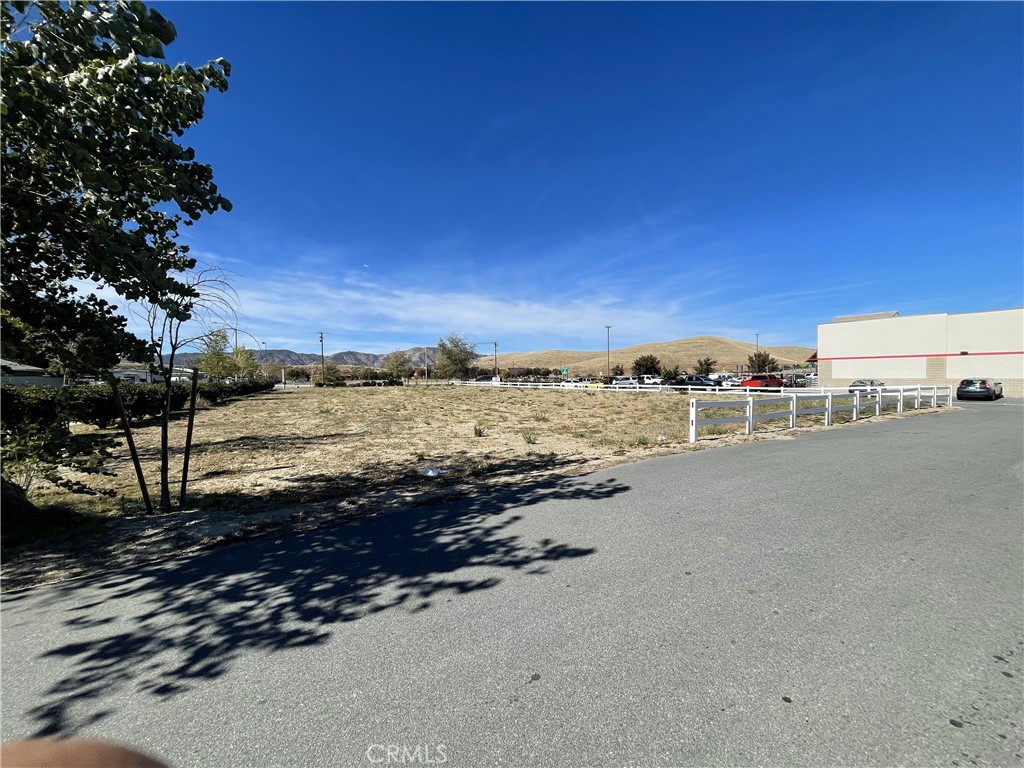 408 North Mill Street Tehachapi, CA 93561 - Photo 6 of 13 a view of a ocean view