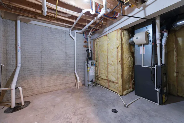 $2,700 | 2962 Hunley Drive, Ann Arbor, MI 48105