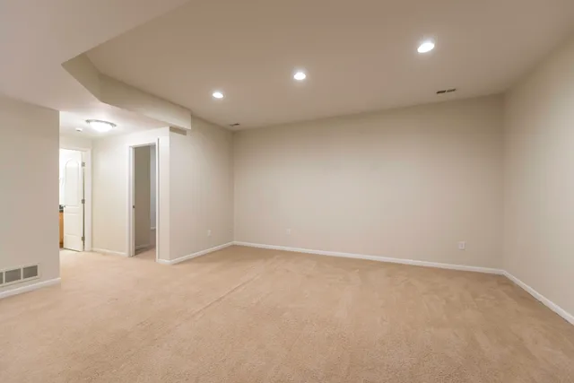 $2,700 | 2962 Hunley Drive, Ann Arbor, MI 48105