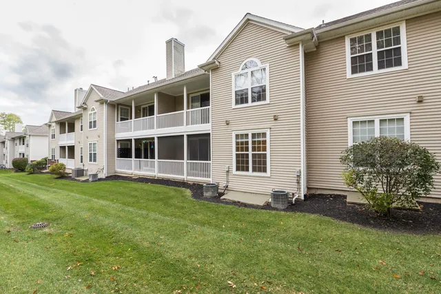 $2,700 | 2962 Hunley Drive, Ann Arbor, MI 48105