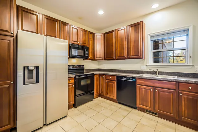 $2,700 | 2962 Hunley Drive, Ann Arbor, MI 48105