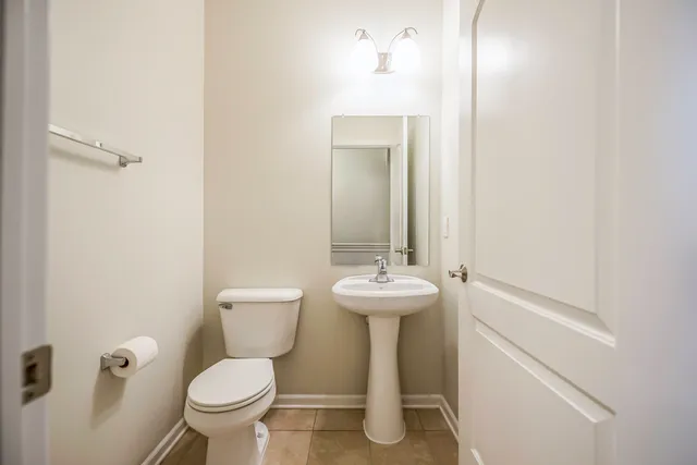 $2,700 | 2962 Hunley Drive, Ann Arbor, MI 48105